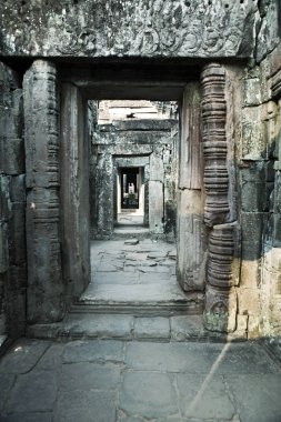 12. yüzyılda Angkor Wat (Siem Reap, Kamboçya), Ta Prohm Tapınağı kalıntıları