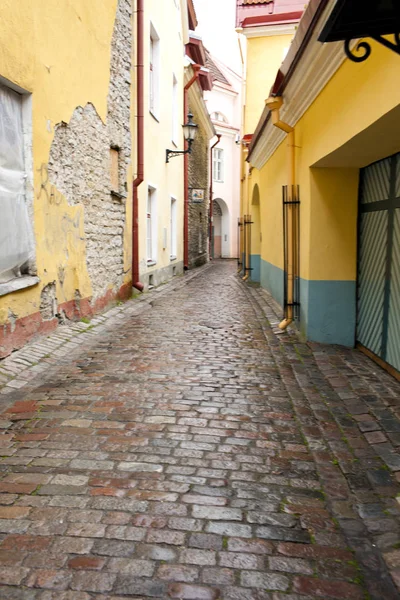 Casas Antigas Nas Ruas Cidade Velha Tallinn Estónia — Fotografia de Stock