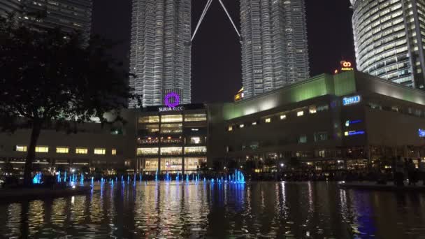 Kuala Lumpur Malaysia Octubre 2016 Las Fuentes Iluminadas Con Luz — Vídeos de Stock