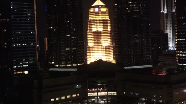 KUALA LUMPUR, MALAYSIA- OCTOBER 12, 2016 : Petronas twin towers in night Kuala Lumpur Malaysia — Stockvideo