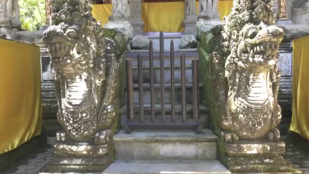 Gunung Kawi egy 11. századi templom és a temetkezési komplex-Tampaksiring észak-keletre, Ubud, Bali, Indonézia — Stock videók