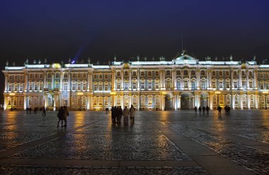 St. Petersburg. Rusya. Palace Meydanı ve Kış Sarayı'gece aydınlatma