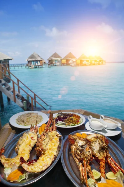 Dos Platos Con Langosta Con Vista Mar — Foto de Stock