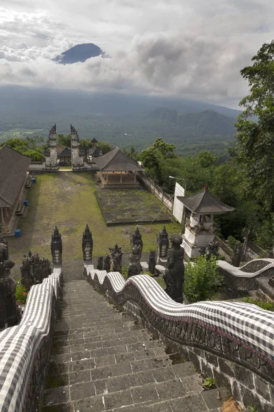 Tempel Pura Lempuyang Und Blick Auf Den Vulkan Agung Bali — Stockfoto