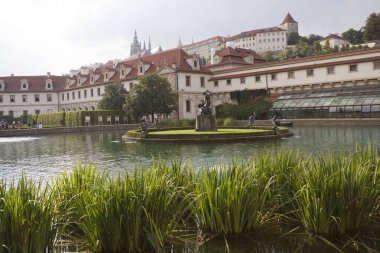 Prag merkezinde Waldstein Bahçe
