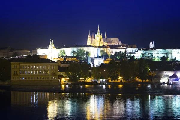 Prag Güzel Cityscape Vltava Nehri Prag Kalesi Çek Cumhuriyeti Ile — Stok fotoğraf