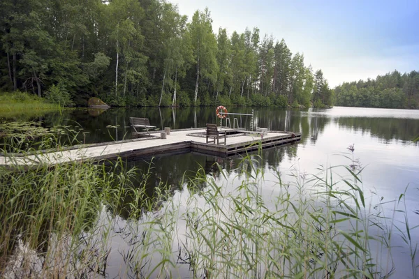 Причал Лесном Озере Финляндия — стоковое фото