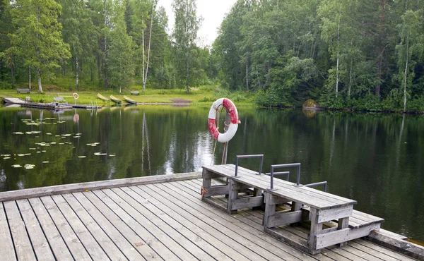 Kotvení Lesní Jezera Finsko — Stock fotografie