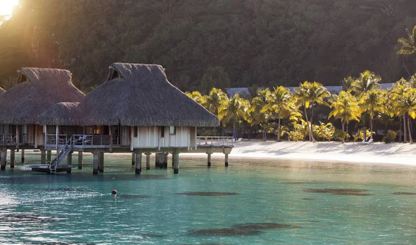 Paisagem Tropical Cabanas Pilhas Mar Montanha — Fotografia de Stock