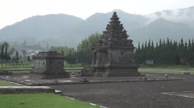 Arjuna Tapınağı Antik hindu tapınağı ile Buhar, Java Endonezya karmaşık,