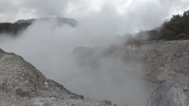 Sikidang crater kawah sikidang , Wonosobo, Central Java — Stock Video