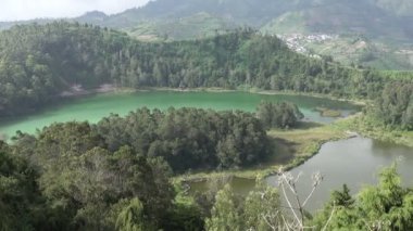 Java, Endonezya. Telaga Warna-renk volkanik göller Yaylası Diyeng üzerinde