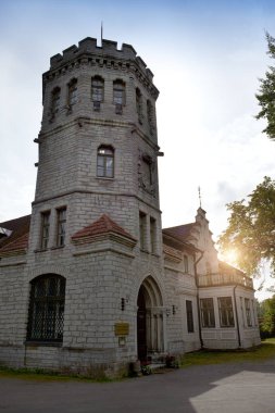 Maarjamae, Estonya Tarih Müzesi parçası tepede sayısı Orlov'ın Emlak (1874) (Sherlock Holmes hakkında ünlü Sovyet filmin çekimleri yer aldı) Tallinn