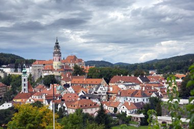 Cesky Krumlov ile fırtınalı bulutlar, Çek Cumhuriyeti
