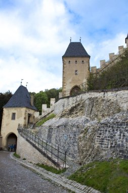 Karlstejn, - 25 Eylül 2014: Karlstejn ortaçağ kalesi. Bohemia, Çek Cumhuriyeti