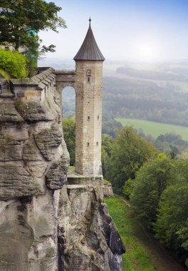 Eski duvar kale sur Koenigstein Sakson İsviçre'de, Almanya