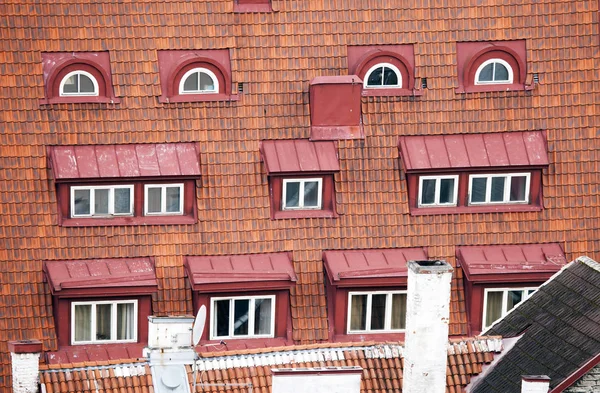 Telhado Azulejo Vermelho Edifício Medieval Tallinn — Fotografia de Stock