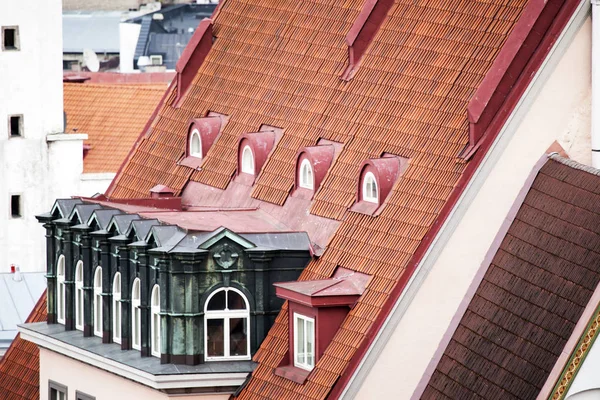 Telhado Azulejo Vermelho Edifício Medieval Tallinn — Fotografia de Stock