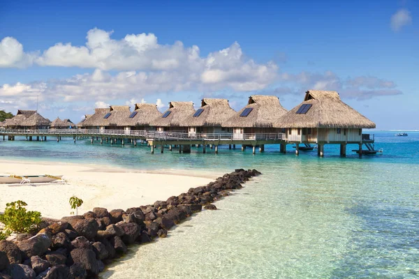 Typische Landschaft Tropischer Inseln Hütten Holzhäuser Über Wasser — Stockfoto