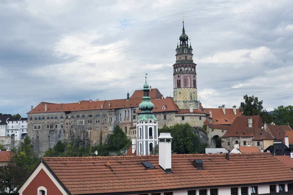 Castillo Cesky Krumlov Antiguas Casas Históricas Cielo Con Nubes Tormentosas — Foto de Stock