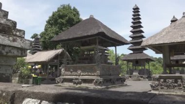 Pura Taman Ayun, Taman Ayun Tapınağı, Bali Endonezya, güneşli bir günde panoramik manzara