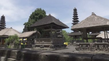 Pura Taman Ayun, Taman Ayun Tapınağı, Bali Endonezya, güneşli bir günde panoramik manzara
