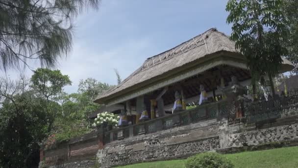 Pura Taman Ayun, Taman Ayun Tapınağı, Bali Endonezya, güneşli bir günde panoramik manzara — Stok video