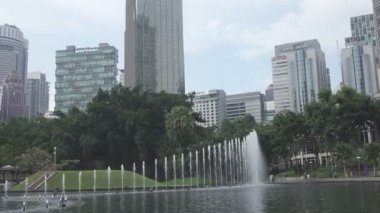 Kuala Lumpur, Malezya - 12 Ekim 2016: Klcc Park ve şehir, Malezya, Kuala Lumpur orta kısmında