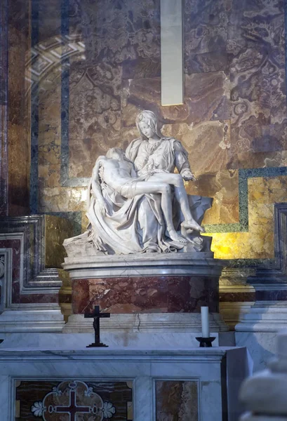 Vatikán Května 2011 Michelangelova Pieta Nebo Zbožnosti Bazilice Svatého Petra — Stock fotografie