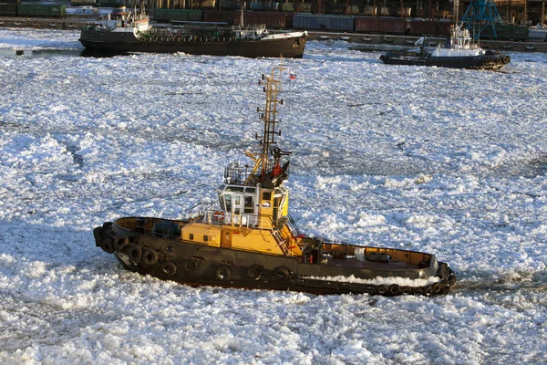 Navios Auxiliares Porto São Petersburgo Durante Navegação Inverno Rússia — Fotografia de Stock