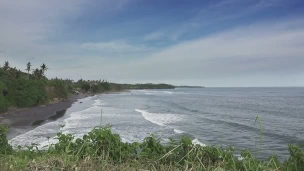 Θέα Στη Θάλασσα Πέτρες Και Παραλία Στην Περιοχή Beach Bali — Αρχείο Βίντεο