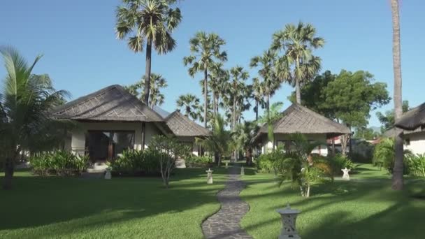 Câmera Move Através Território Hotel Marítimo Tropical Por Bungat Localizado — Vídeo de Stock