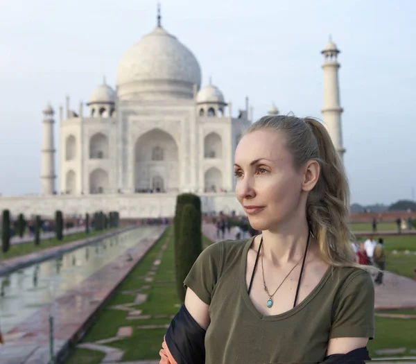 Európai Háttérben Taj Mahal Turisztikai — Stock Fotó