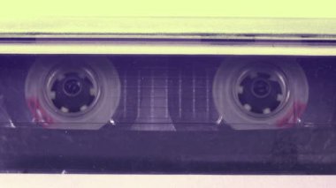 Ses kaset kaset kaydedici ses kaydı kullanın. Vintage müzik kaset ile boş bir beyaz etiket, Player'da kayıttan yürütme