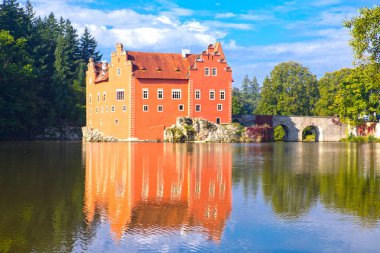 Cervena Lhota. Çek Cumhuriyeti. Castle Gölü