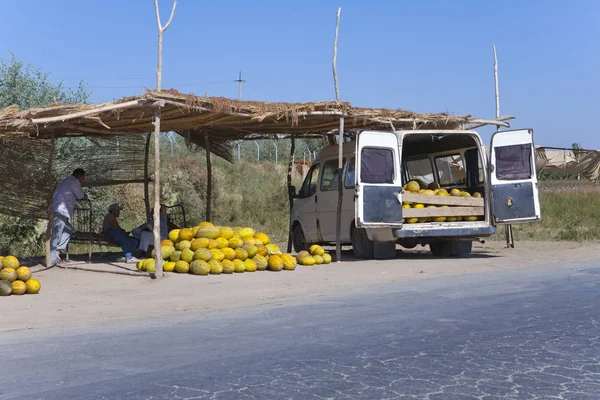 Khiva Ουζμπεκιστάν Σεπτεμβρίου 2015 Νωπά Πεπόνια Για Πώληση Στην Αγορά — Φωτογραφία Αρχείου