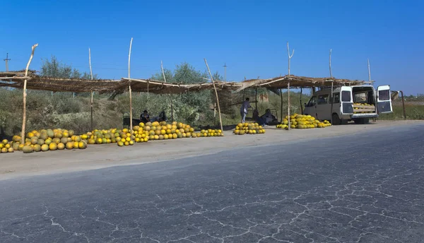 Khiva Ουζμπεκιστάν Σεπτεμβρίου 2015 Νωπά Πεπόνια Για Πώληση Στην Αγορά — Φωτογραφία Αρχείου