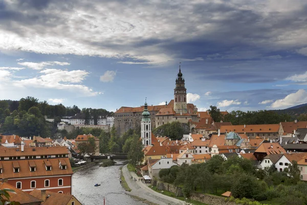 Cesky Krumlov Castello Antiche Case Storiche Cielo Con Nuvole Tempestose — Foto Stock