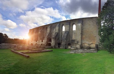 Estonya 'nın Tallinn bölgesindeki antik St. Brigitta manastırı (1436 yıl) yıkıldı.