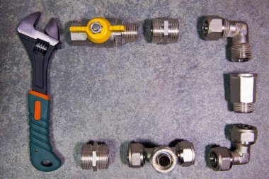 Su Boru ekleme parçaları ve ayarlanabilir anahtarı