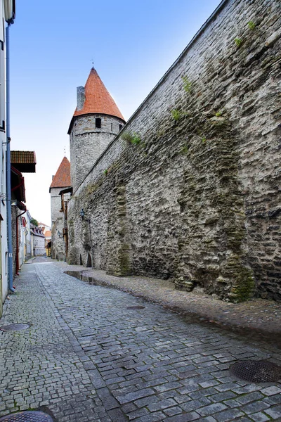 Torre Medieval Parte Del Muro Ciudad Tallin Estonia —  Fotos de Stock