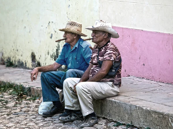 Cuba February 2013 Two Elderly Cubans Cigar — Stock Photo, Image
