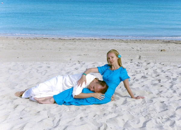 Loving Couple Seashore Cuba Varadero — Stock Photo, Image