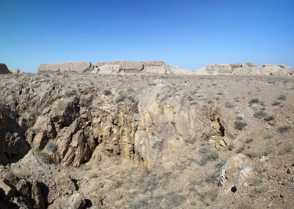 ウズベキスタンのキジルクム砂漠にある古代コレスム要塞アヤズ カラ氷要塞の遺跡 — ストック写真