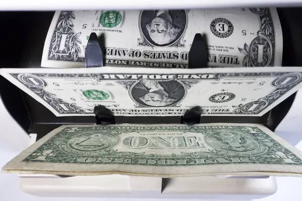 Elektroniczny Licznik Pieniędzy Liczy Amerykański Banknot Jeden Dolar Usd — Zdjęcie stockowe