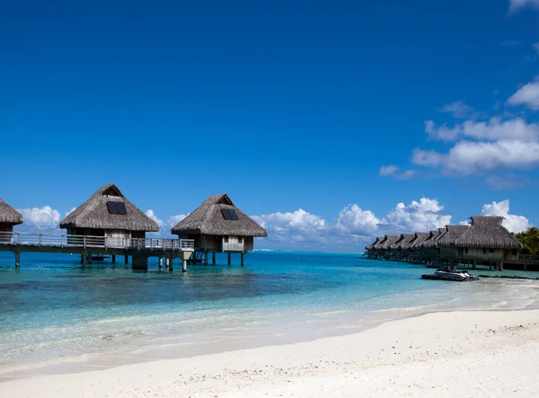 Typical Polynesian Landscape Small Houses Water — Stock Photo, Image