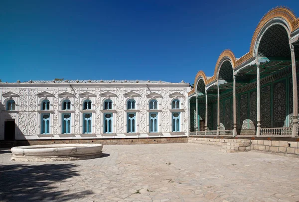 乌兹别克斯坦布哈拉附近埃米尔颐和园Sitorai Mokhi Khosa宫 — 图库照片