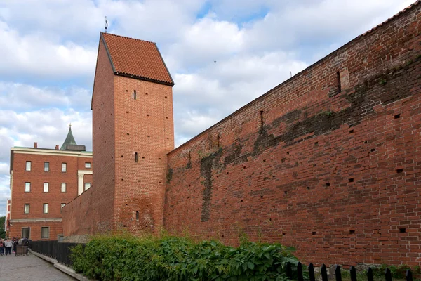 Czerwony Mur Średniowiecznej Twierdzy Ryga Łotwa — Zdjęcie stockowe