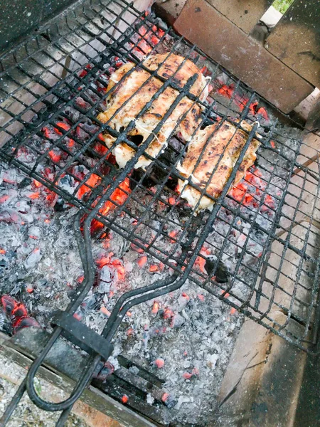 Viande Est Grillée Sur Barbecue Charbon Bois — Photo