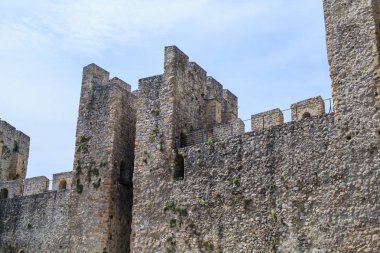 Manasija Manastırı, Sırbistan - 5 Mayıs 2018: Sırp Ortaçağ surlarının, Manasija Manastırı, güçlendirilmiş editoryal kullanım içindir